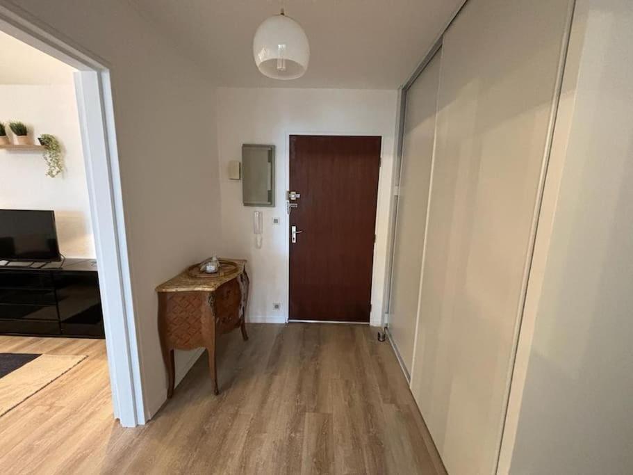 T3 Pied De La Gare + Centre Commercial Tout Inclus 올리언스 외부 사진